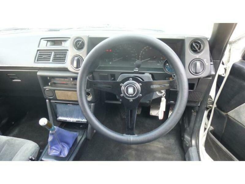 COROLLA LEVIN