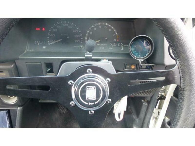 COROLLA LEVIN