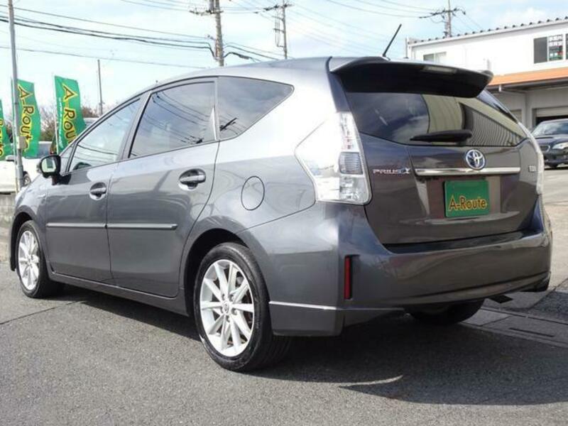 PRIUS ALPHA