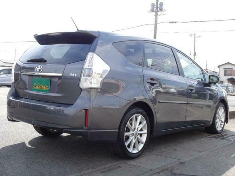 PRIUS ALPHA