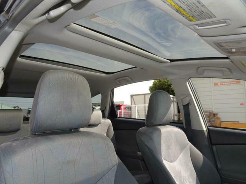 PRIUS ALPHA