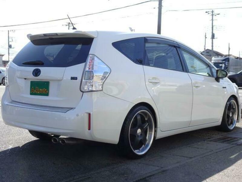 PRIUS ALPHA