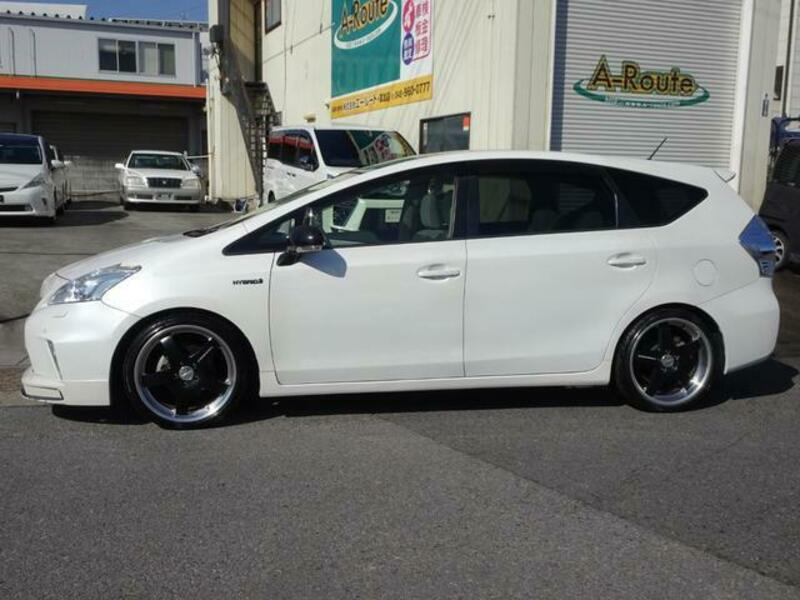 PRIUS ALPHA