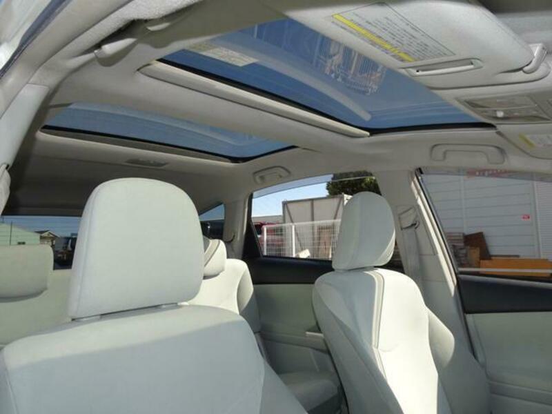PRIUS ALPHA