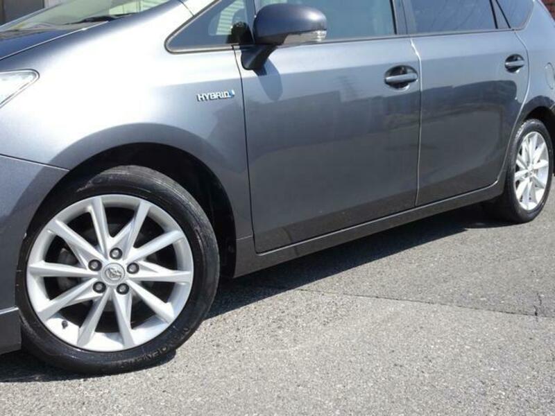 PRIUS ALPHA