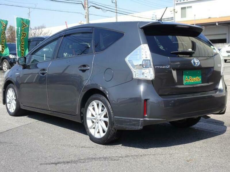 PRIUS ALPHA