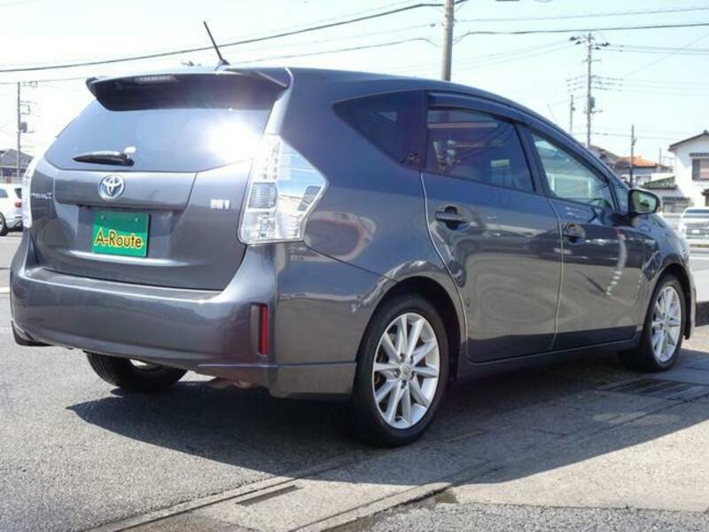 PRIUS ALPHA