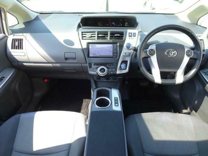 PRIUS ALPHA