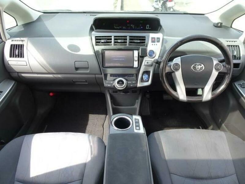 PRIUS ALPHA