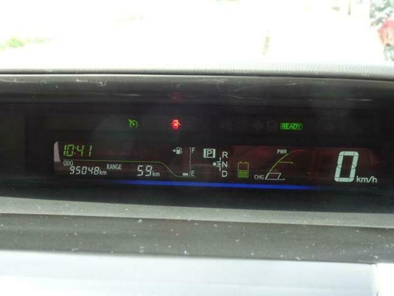 PRIUS ALPHA