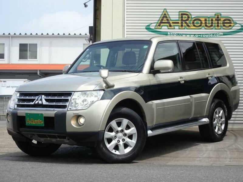MITSUBISHI PAJERO