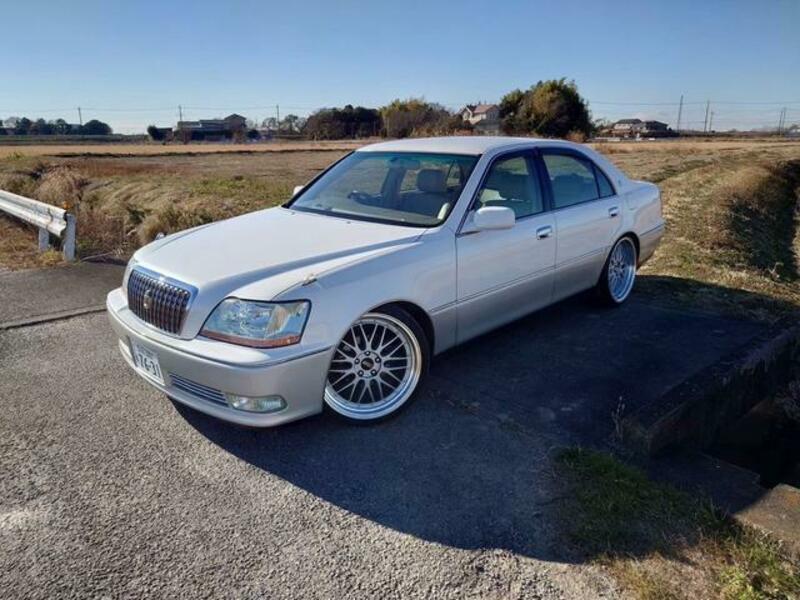 TOYOTA CROWN MAJESTA