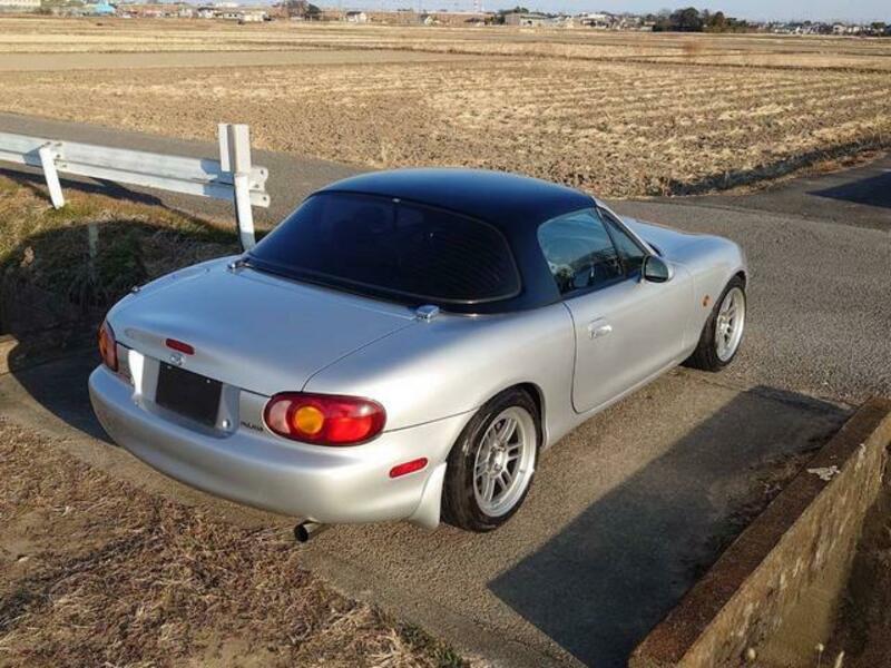 ROADSTER