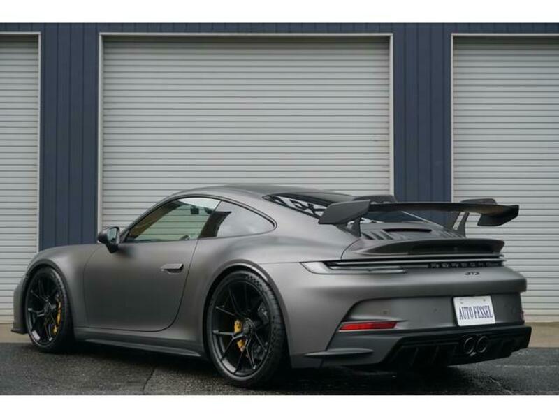 911