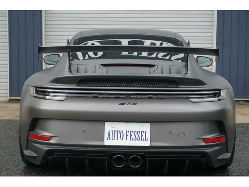 911