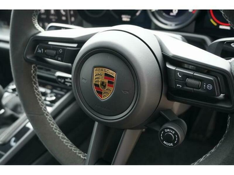 911