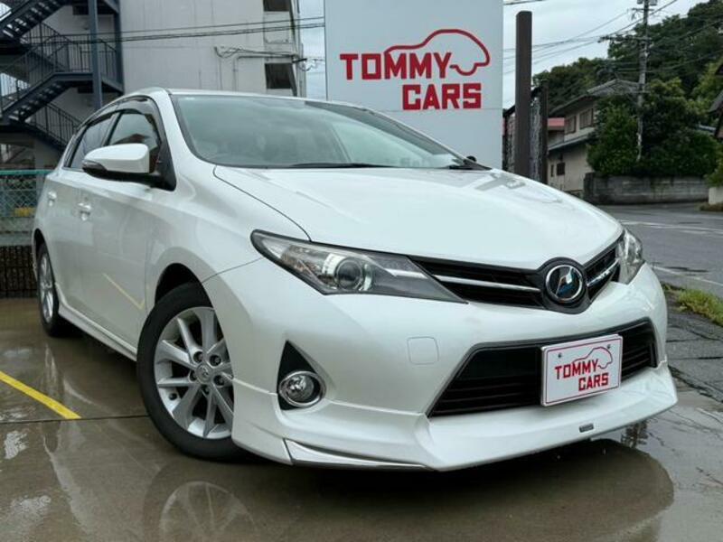 TOYOTA AURIS