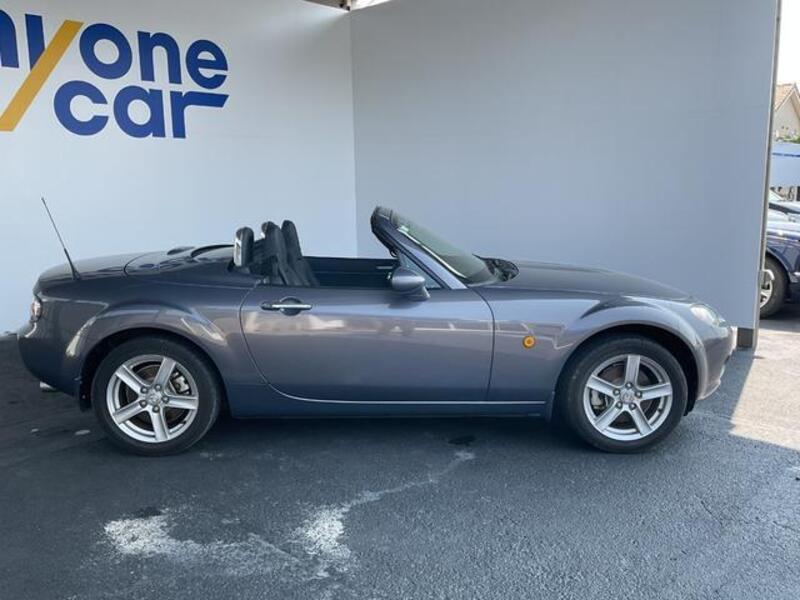 ROADSTER