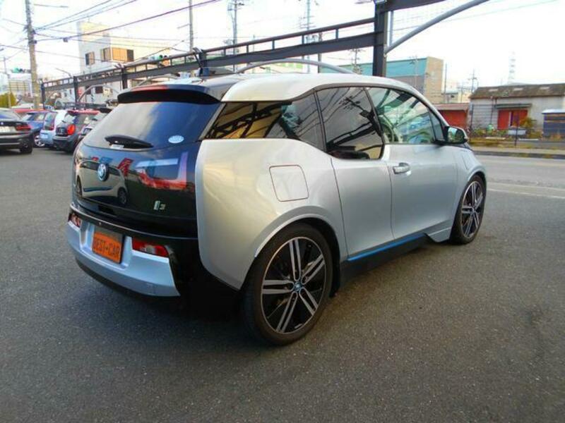i3