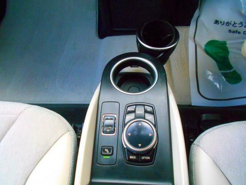 i3