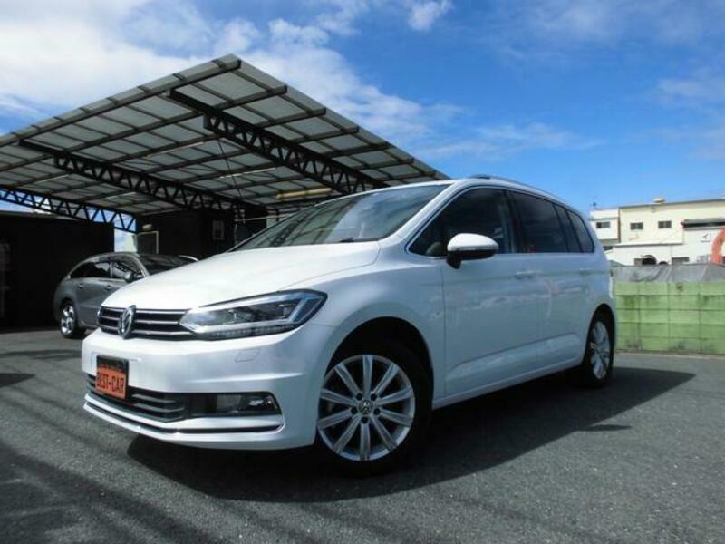 VOLKSWAGEN GOLF TOURAN