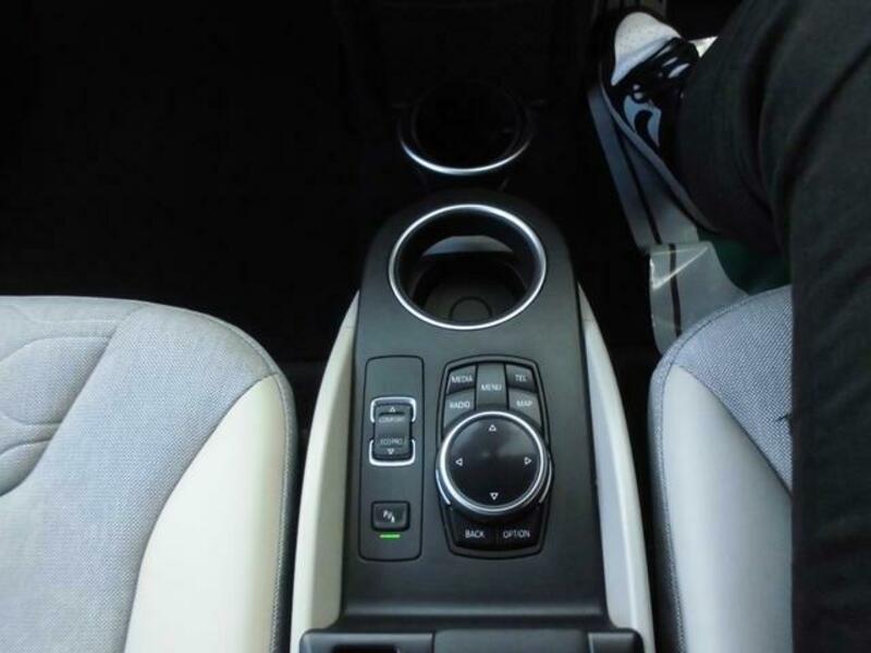 i3