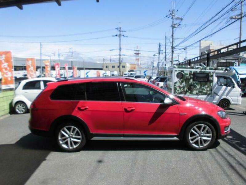 GOLF ALLTRACK