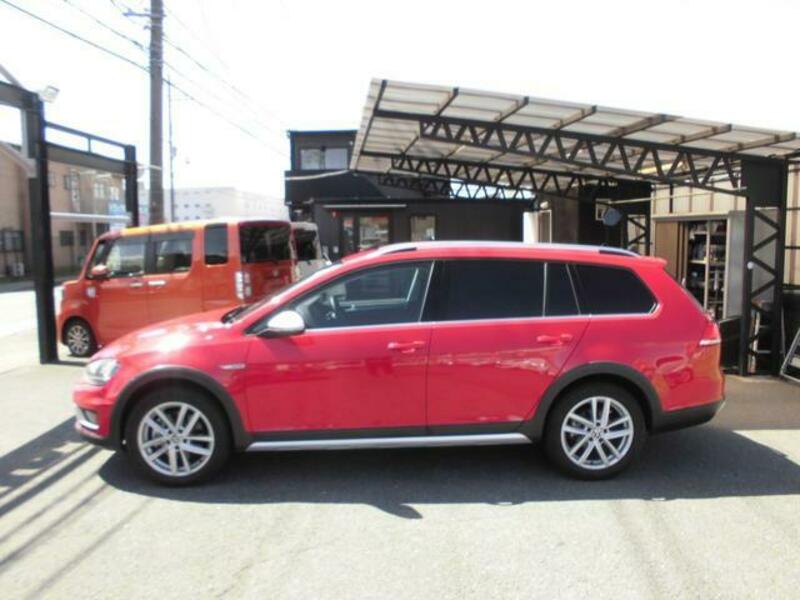 GOLF ALLTRACK