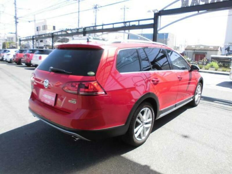 GOLF ALLTRACK