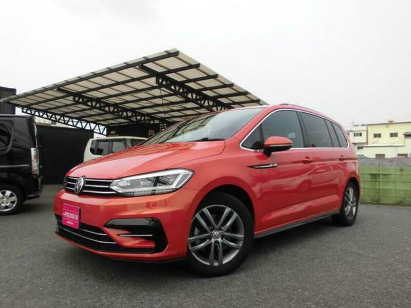 VOLKSWAGEN GOLF TOURAN