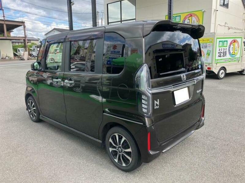 N BOX CUSTOM