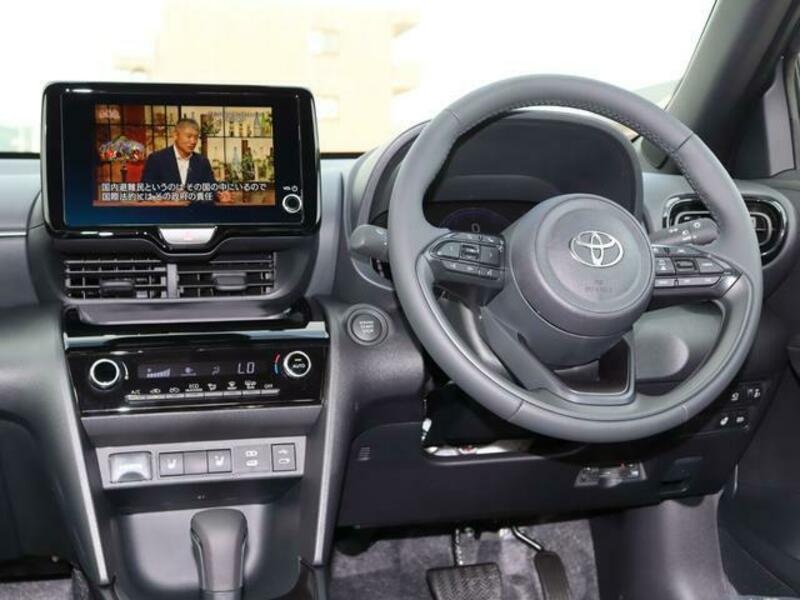 YARIS CROSS