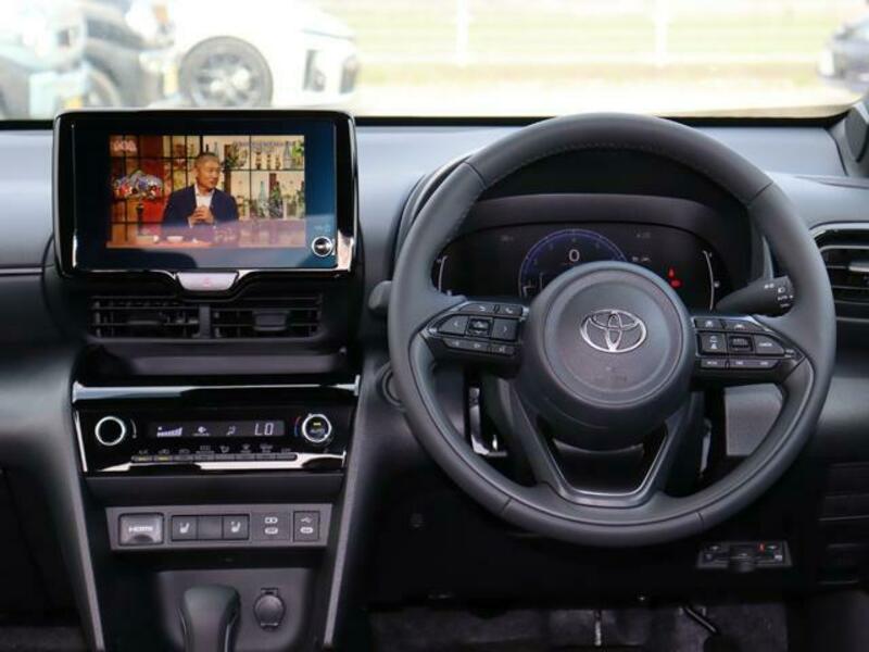 YARIS CROSS