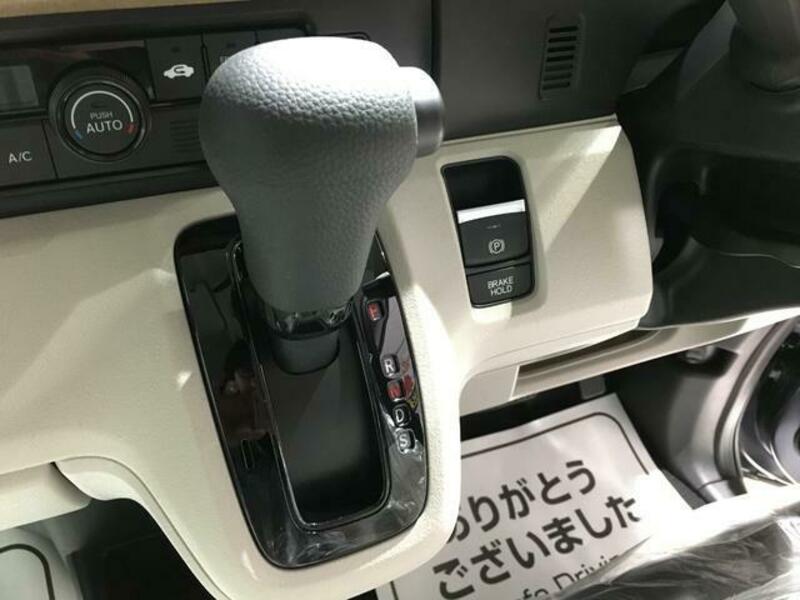 N BOX