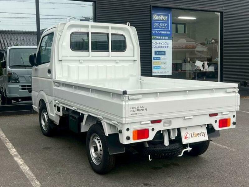 CLIPPER TRUCK