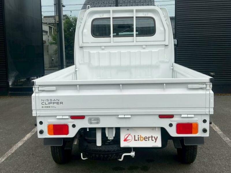 CLIPPER TRUCK