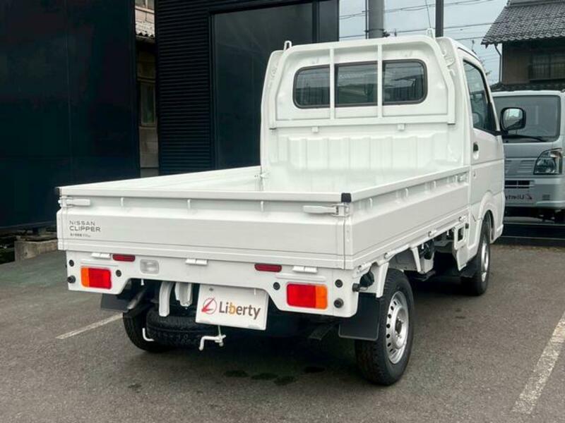 CLIPPER TRUCK