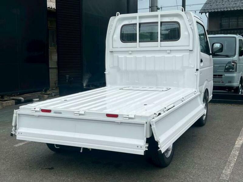 CLIPPER TRUCK