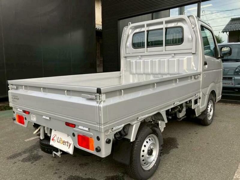 CLIPPER TRUCK