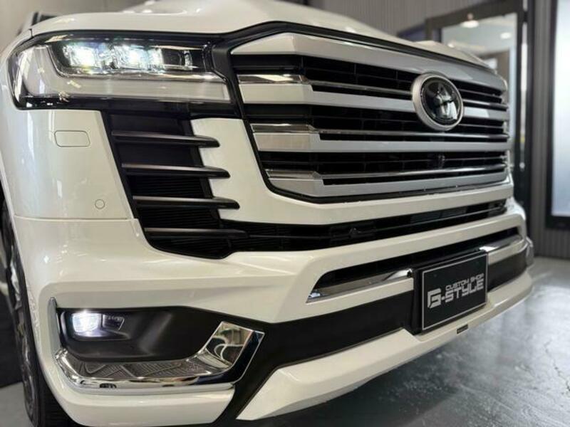 LAND CRUISER