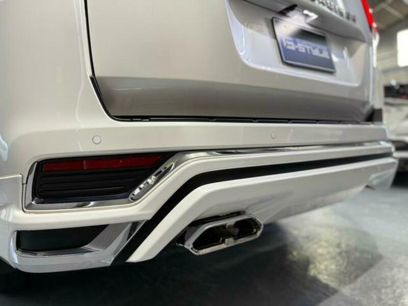 LAND CRUISER