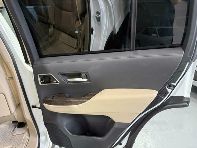 LAND CRUISER