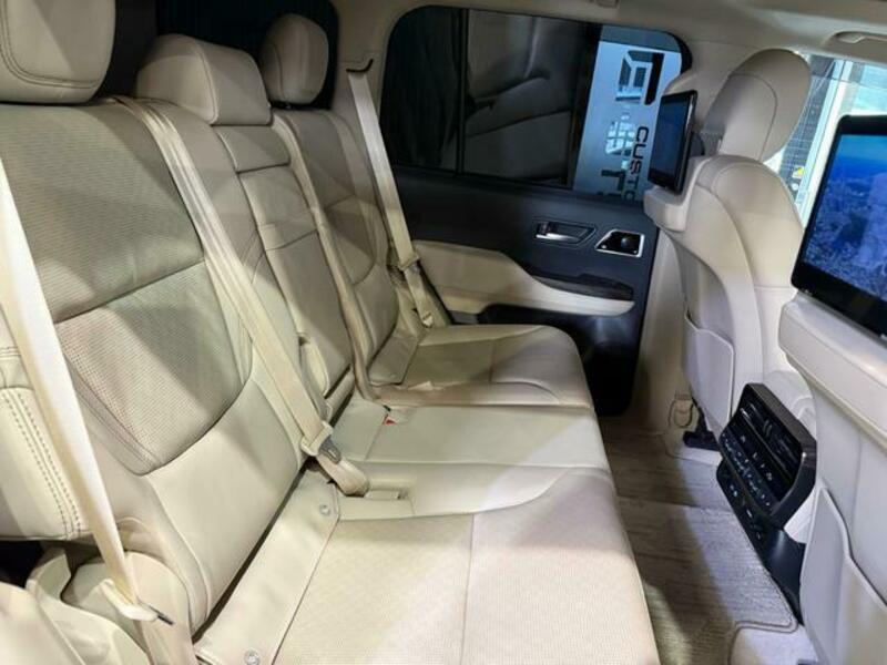 LAND CRUISER
