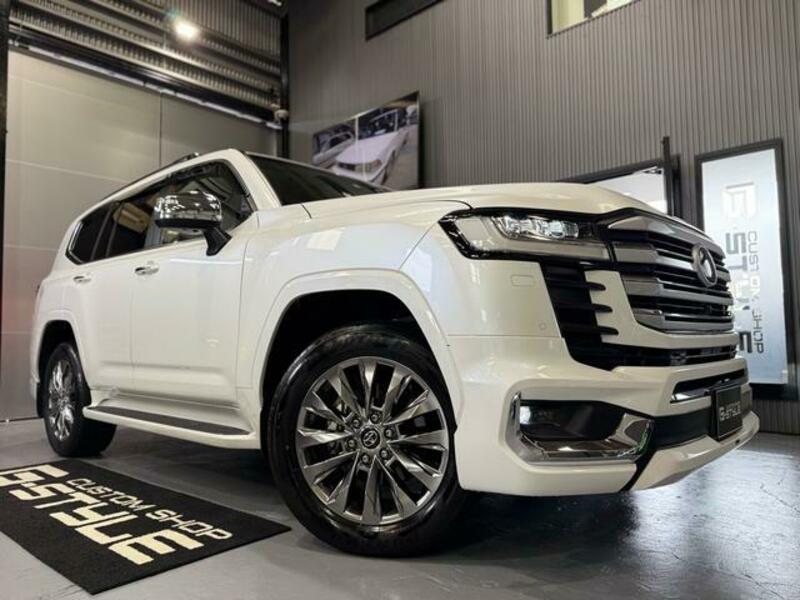 TOYOTA LAND CRUISER