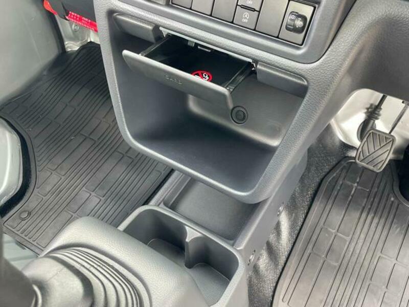 CLIPPER TRUCK