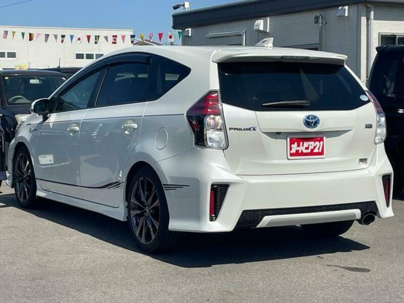 PRIUS ALPHA