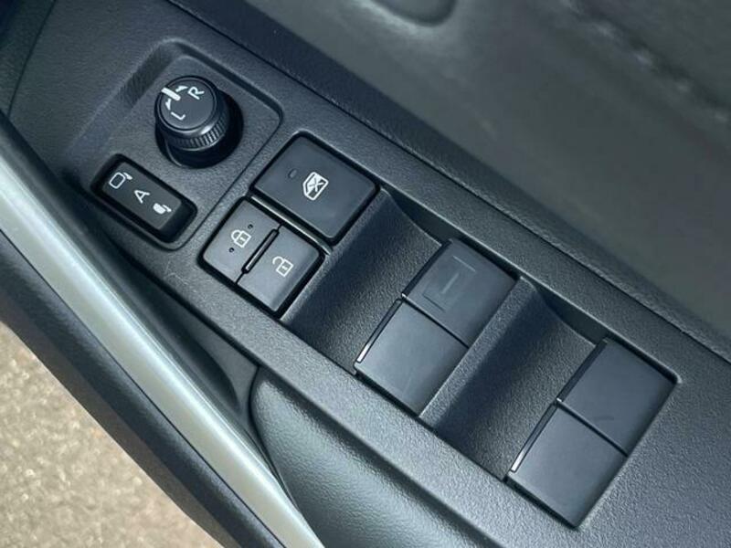 COROLLA CROSS