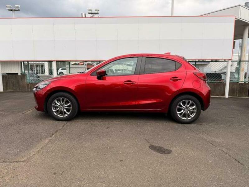 MAZDA2
