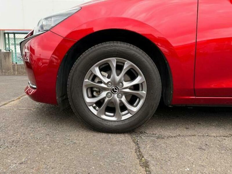 MAZDA2