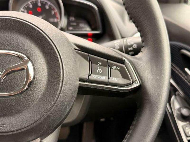 MAZDA2
